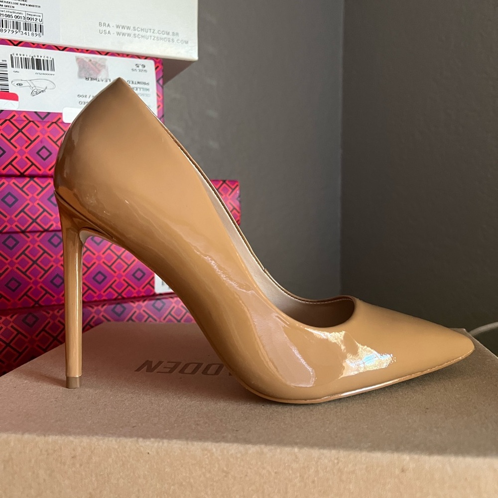 Steve Madden Vala Camel patent. Worn once, no scratches, basically